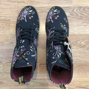 Dr. Martens Hackney Floral Canvas Boots 10 - New